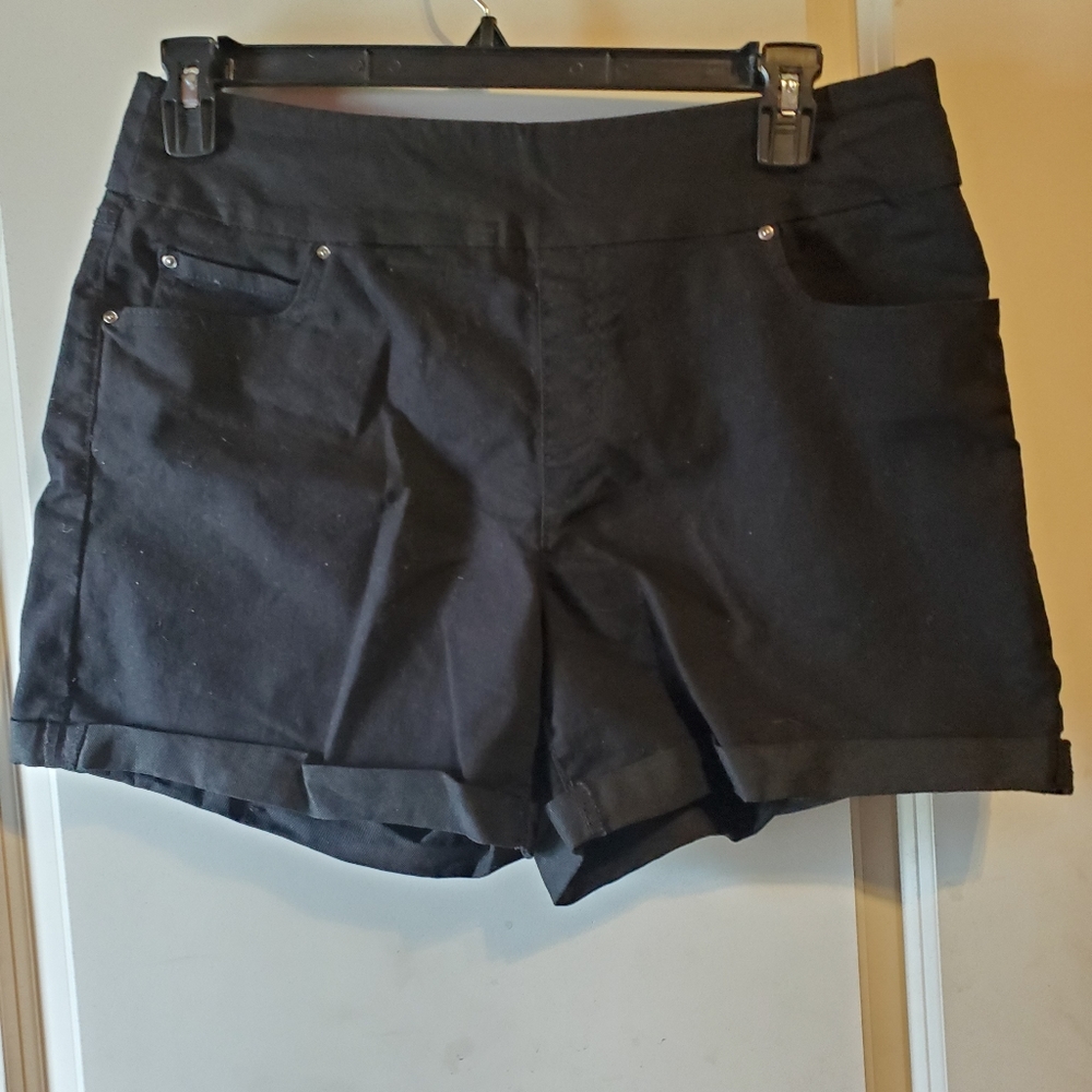 L 12/14 Time & Tru Shorts